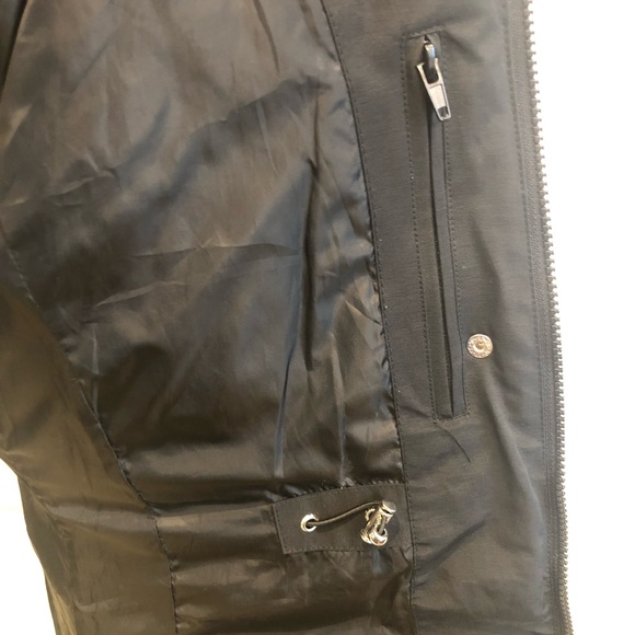 Luhta Long Jacket with detachable Hood in Black. Size US 2 - Picture 7 of 8